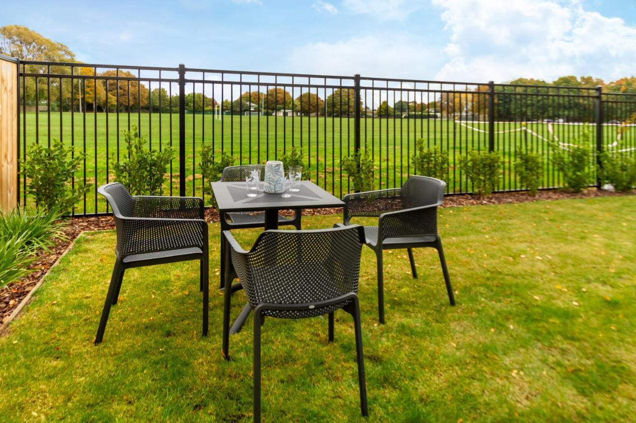 דירות כרייסטצ'רץ' Peaceful Park View Townhouse 2 Bed W/Carpark מראה חיצוני תמונה